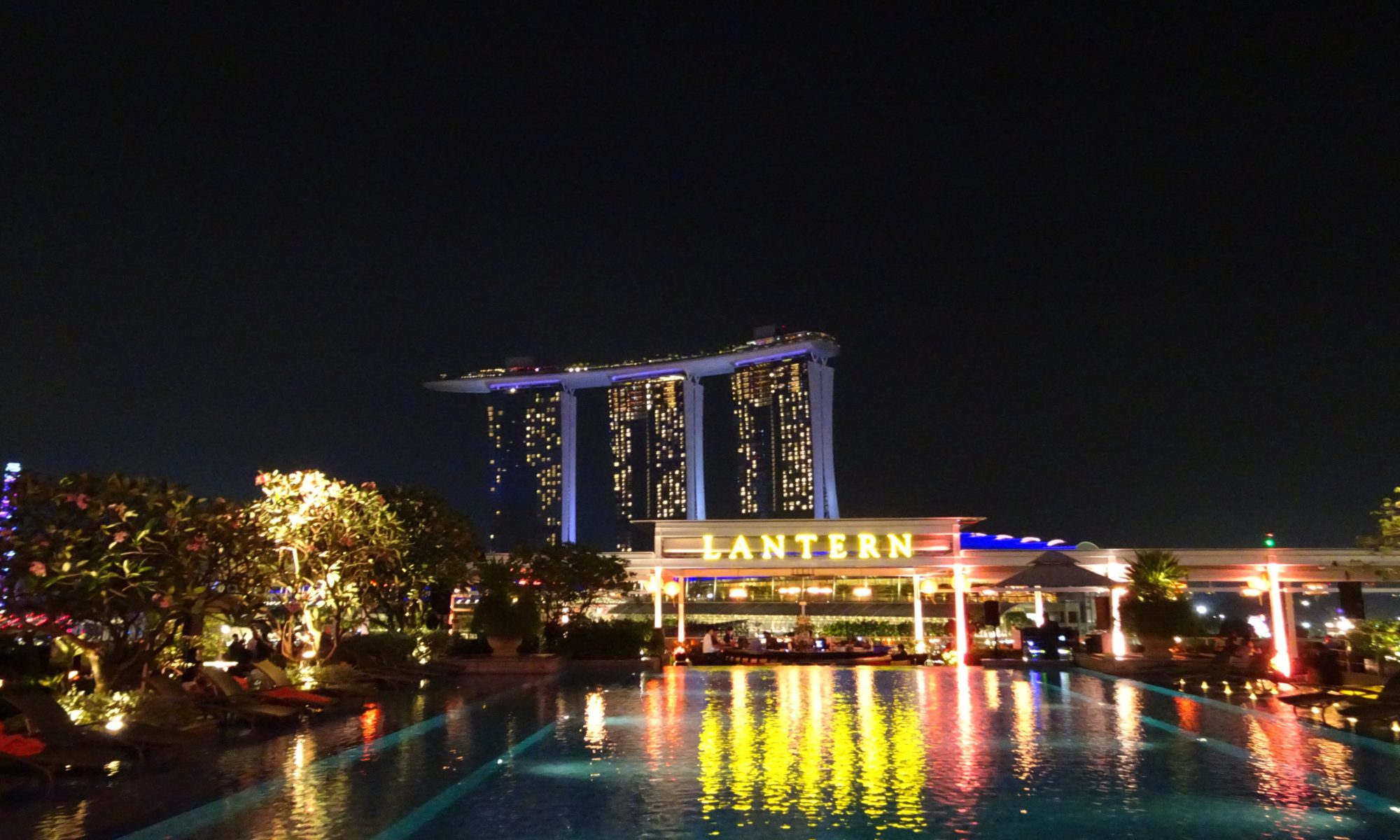 シンガポール旅行☆その12. 絶景バー『﻿Lantern Roof Top Bar』から光と水のショー『SPECTRA』を楽しむ！ –  Kicking！世界の旅へ