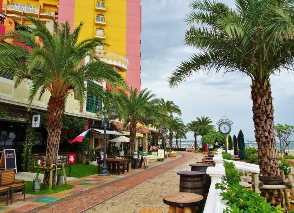 沖縄旅17 映える 美浜アメリカンビレッジ へ Kicking 世界の旅へ