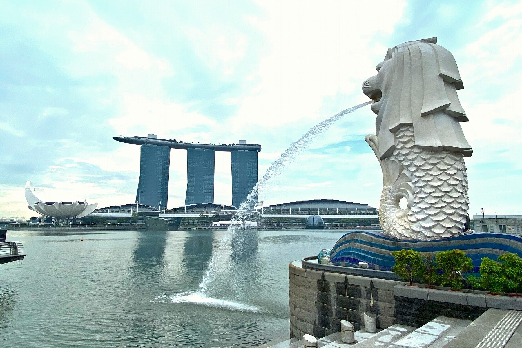 シンガポール旅10 マーライオンにご対面 マーライオン公園 Kicking 世界の旅へ